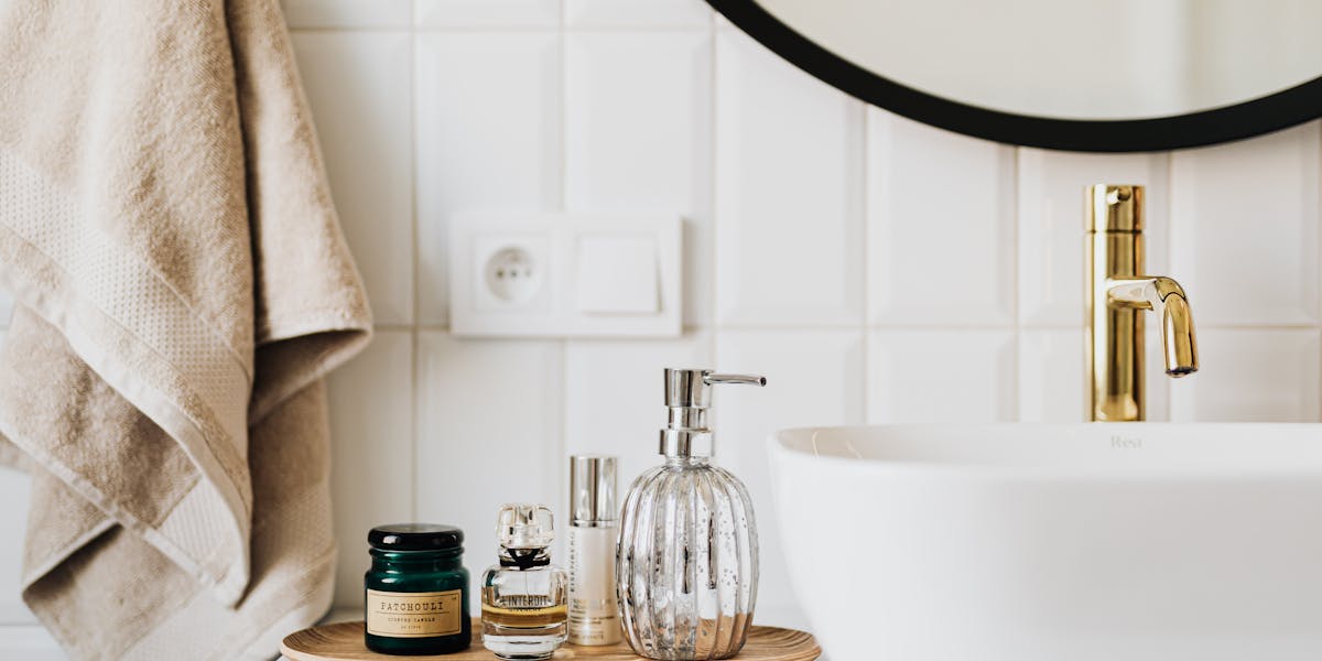 skincare minimalista feminino
